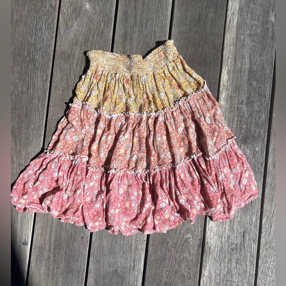 Never been worn, ombré skirt, size XS, floral details